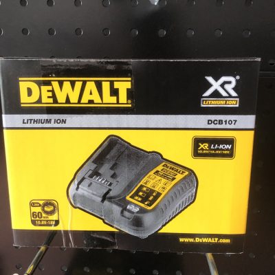 Đế sạc pin Dewalt DCB 107